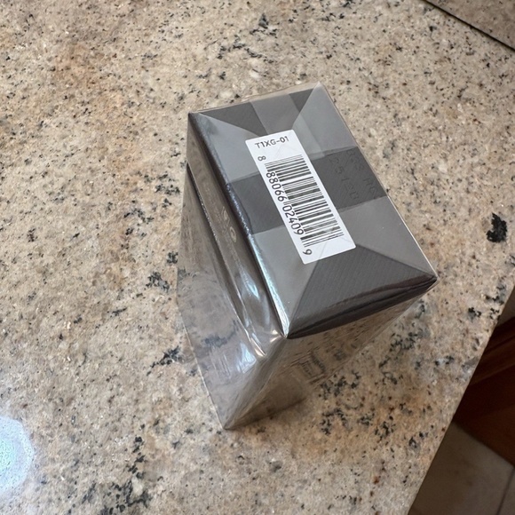 Tom Ford Oud Wood Eau de Parfum 100ml – Luxury Unisex Fragrance-100% Authentic - Picture 4 of 4